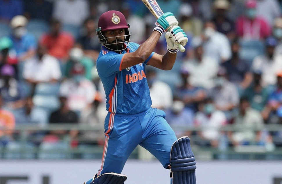 बाबर की फ़ॉर्म पर 'कोई चिंता नहीं' — पर स्कोरबुक का दूसरा कॉलम अभी खुला ही नहीं बाबर की फ़ॉर्म पर 'कोई चिंता नहीं' — पर स्कोरबुक का दूसरा कॉलम अभी खुला ही नहीं